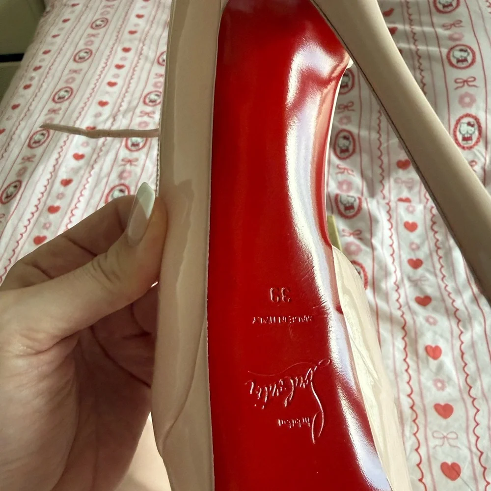Louboutin round chic alta 150 size 39